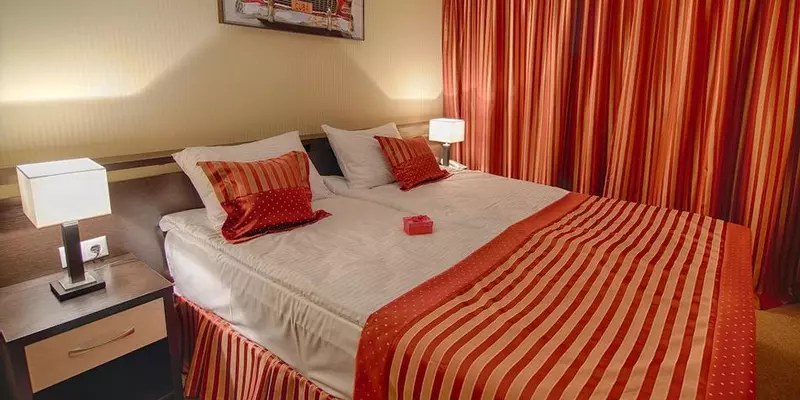 room_d4a3ca4a-290f-46a2-a687-b2541bd04392.jpg