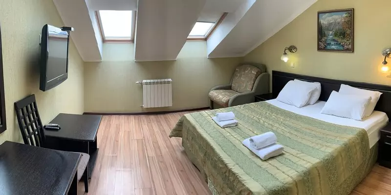 room_ee1a6184-5363-4f26-8b0d-92e77c9db01b.jpg