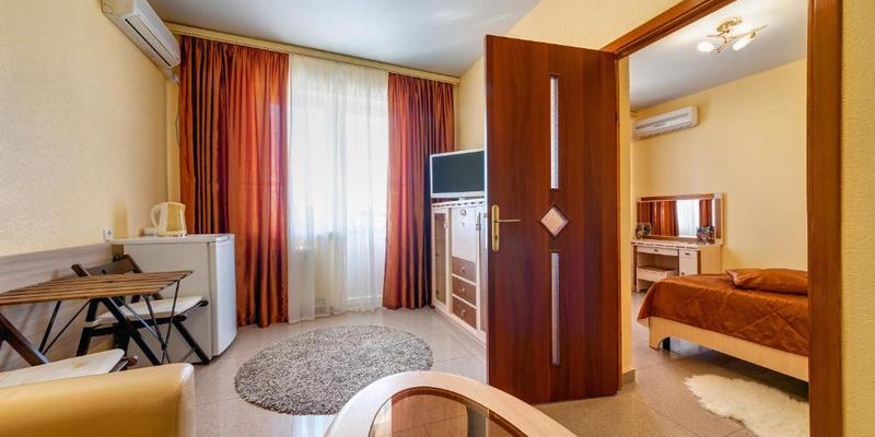 room_f9d73cbb-79ca-4bb3-aaea-c6da69522521.jpg