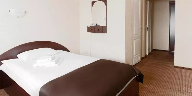 room_77f05e64-91c8-45e2-93a1-4a8df162e23f