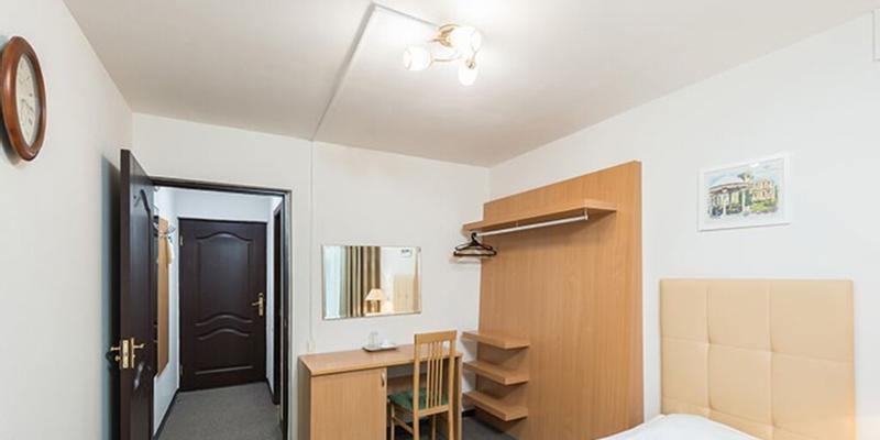 room_42180262-e702-4f14-9e97-20b686f70b74