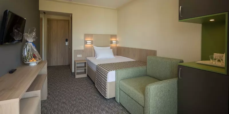 room_ba5e56a1-fdcb-4563-8fde-1c5c1157d23f