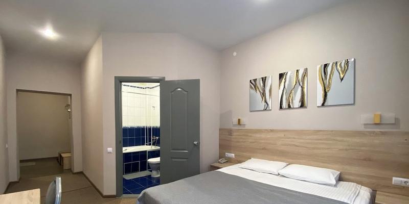 room_ced5f2c0-cfec-482f-be95-dabe3cc8a9b0.jpg