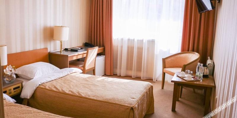 room_8a59ad3f-bb16-4e10-bebf-18d56694fc29.jpg