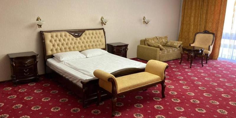 room_90a366bf-cf32-4962-9a54-cf2b689d7537.jpg