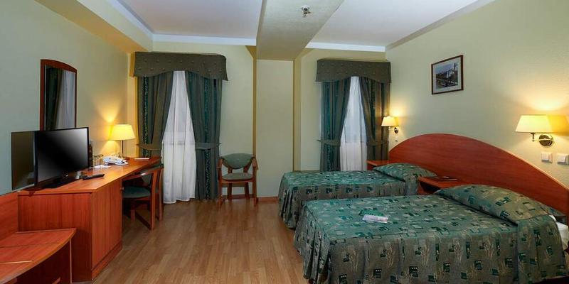 room_0976302a-07de-45e7-95d5-e1edae9e0aa6