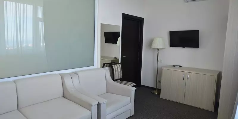 room_2dba6a84-20af-4c0d-b85c-4685e76f7f52
