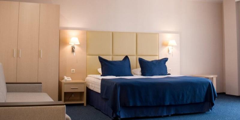 room_4dc71d95-6f48-4f1e-a52b-c00580b295ba.jpg
