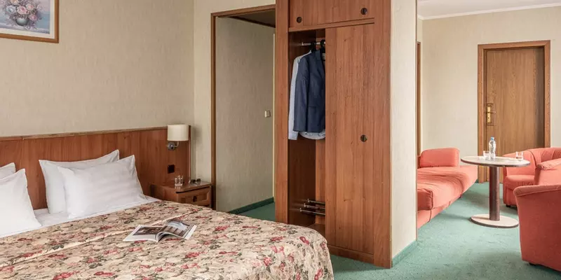 room_4e5b470e-0ffc-4988-93b1-c14302ef762e