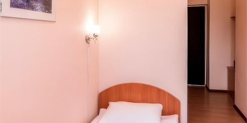 room_2d5f32d1-5b30-4884-ae42-c2a630d3d829.jpg