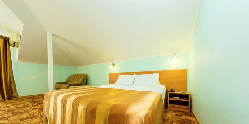 room_f05ec24c-6b9a-4e5c-85ac-354b48e4e7ba.jpg