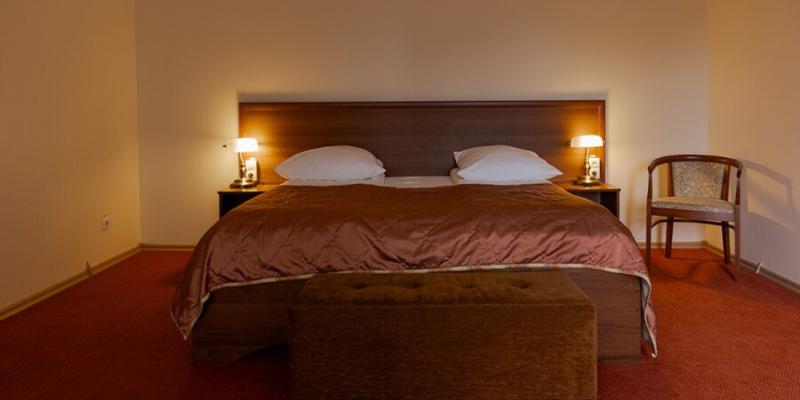 room_6496c056-5e71-42aa-93a0-f5bcd2bf0d64.jpg
