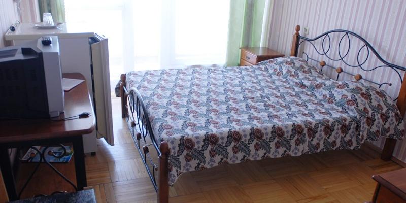 room_8dffa778-4b95-4620-9086-e747641bca24