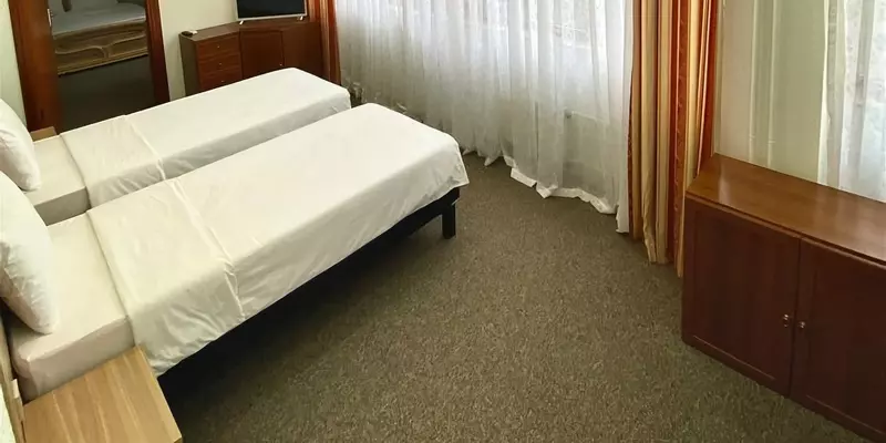 room_2839febc-9b2b-4c27-bc77-293e026a4c3c