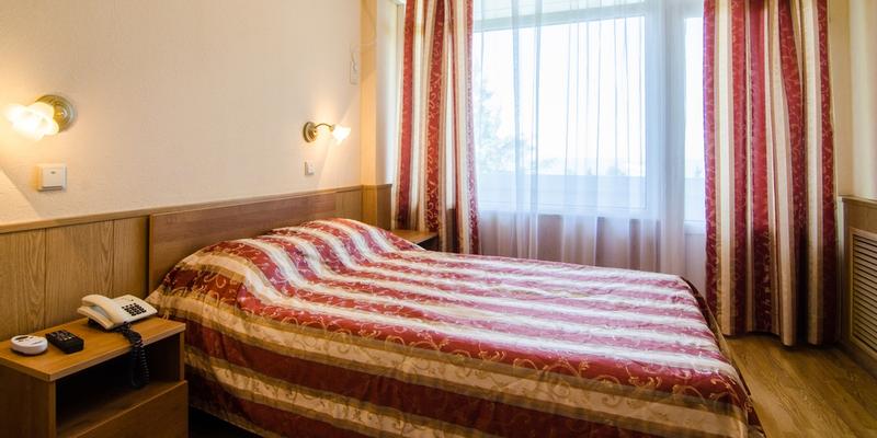 room_3c6def2b-8618-43d5-92e1-c4f208107475