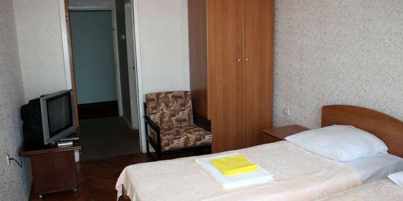 room_e821cf04-2dd3-4e41-a4d2-89e23958e020