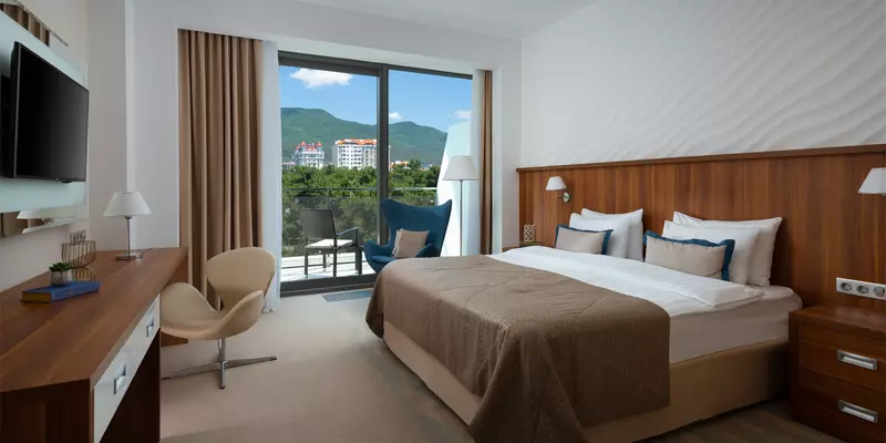room_120eba24-61c2-4ba0-81f4-d4c8c50d1d3f