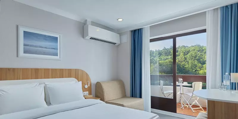 room_7aeec493-363b-4e0f-9e8a-38a759e81bab