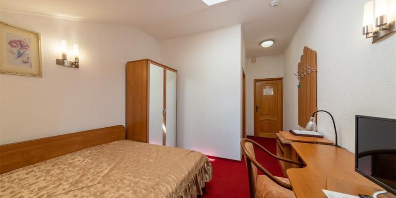 room_71de5614-b1cf-4fc9-bbbe-4d2a3a146745.jpg