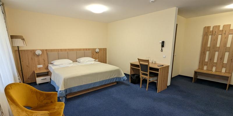 room_22c1a277-97c2-4266-b544-524585a1bc7b