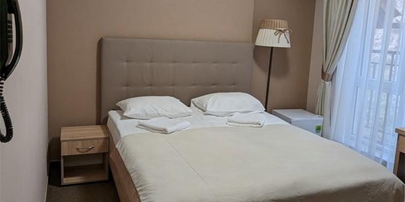 room_afa473ae-bd87-4e45-a2ef-fb0997272131