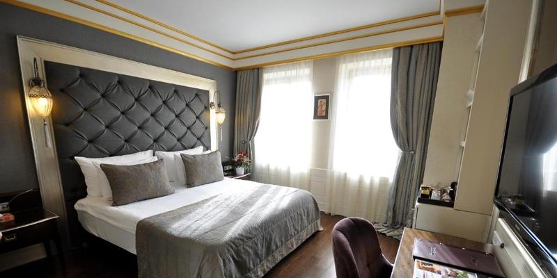 room_b8f468f5-178d-402b-a4a3-6fd739a1acd7