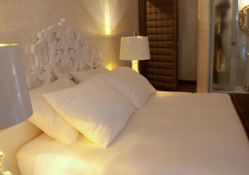 room_dce8b64d-7625-470b-8729-cba23ffb9d90.jpg