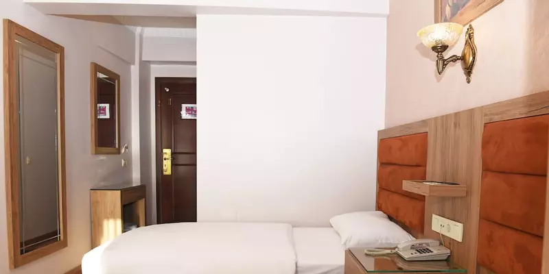 room_8d3807d0-e319-4cab-b137-5816308e26f6.jpg