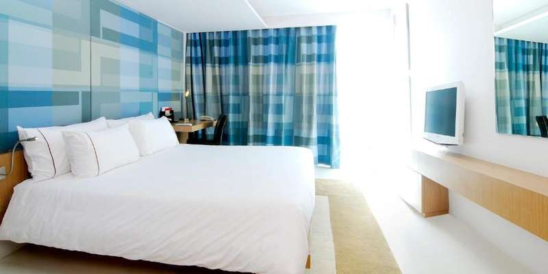 room_d8e77f25-f8ef-4a63-8084-8ca06eb37740.jpg