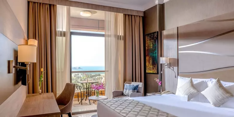 room_4b15d5a4-3e4c-4d6d-aad5-a5f26b11c29f