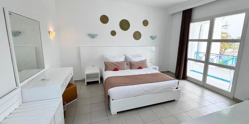 room_5eee7d66-4c4a-48b1-9adf-b1103e6c2d1c
