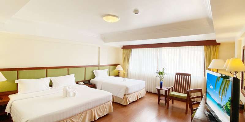 room_ce1601f5-327c-4532-8588-7f456a1bfb91