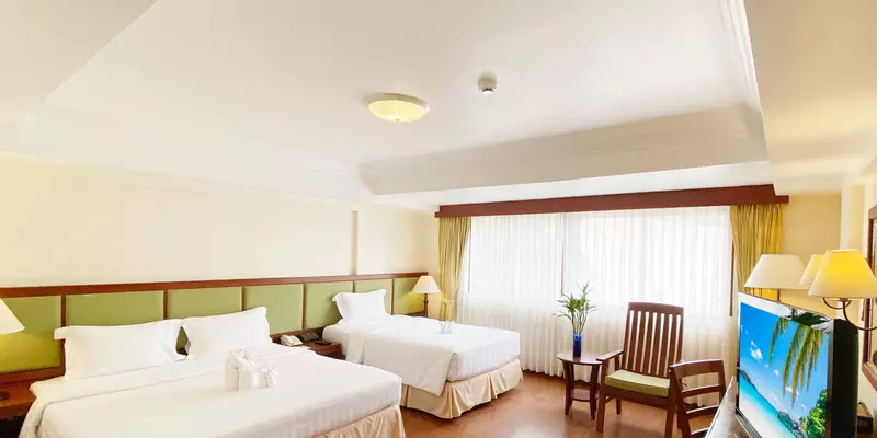 room_ce1601f5-327c-4532-8588-7f456a1bfb91