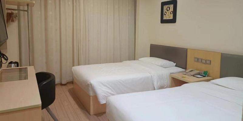 room_bf898443-9a6c-4b7f-a6a1-e2b3339e08c4