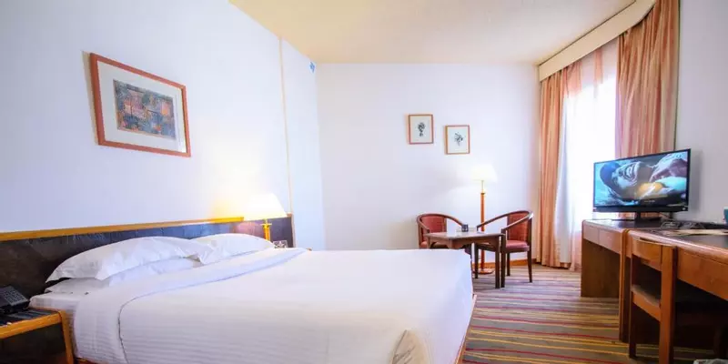 room_7411c3ca-9b87-469b-b422-00b541ce615e.jpg