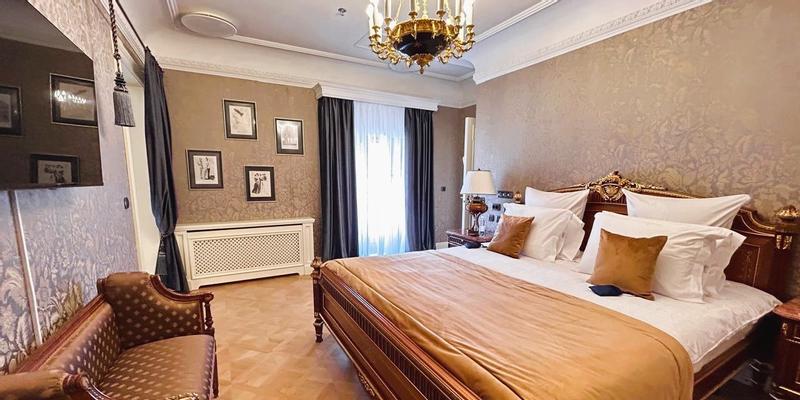room_0b994e9a-e2bb-435e-b504-9f1cfc258397