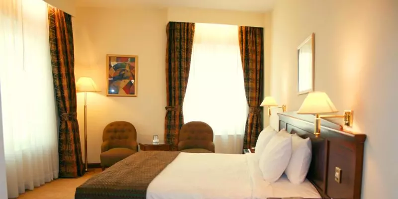 room_0be02e43-0acf-423c-ba7a-e60a690195bc.jpg