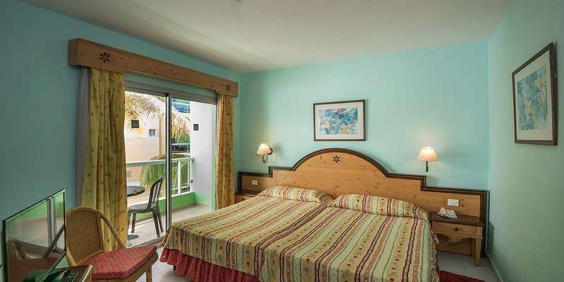 room_b73dfac3-d295-41b3-b857-ab53a2f663c2