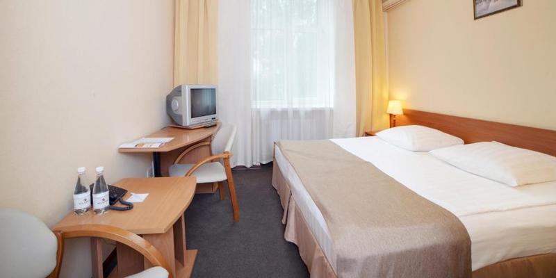 room_041ac6dd-7843-4dbe-a9d7-bfd70d29b6cb.jpg