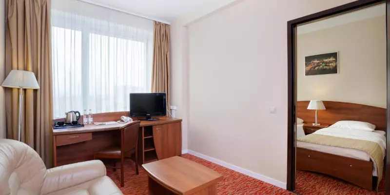room_e8ff385a-8186-421a-9a34-e9bf7324d51a.jpg