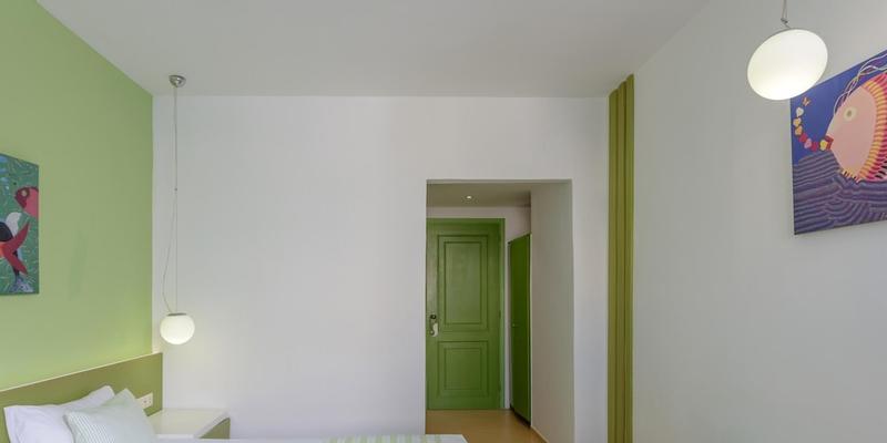 room_fe45899e-4b4b-4695-b740-e5ca4b67b949.jpg