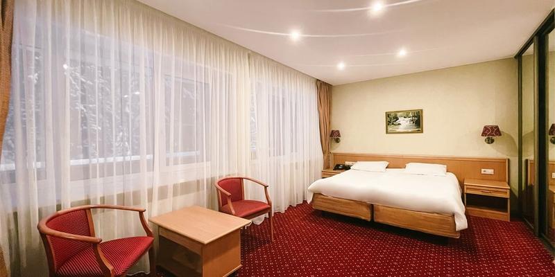 room_eae0810c-2bfd-4984-8fe8-b4c8c745077a.jpg