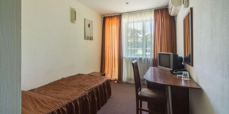room_f5518cb2-049e-476e-b706-05bf685c4a4e.jpg