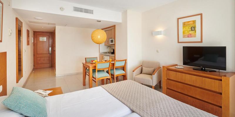 room_3fe5d590-77e8-4f68-96f8-6a3dd1edb0dc.jpg