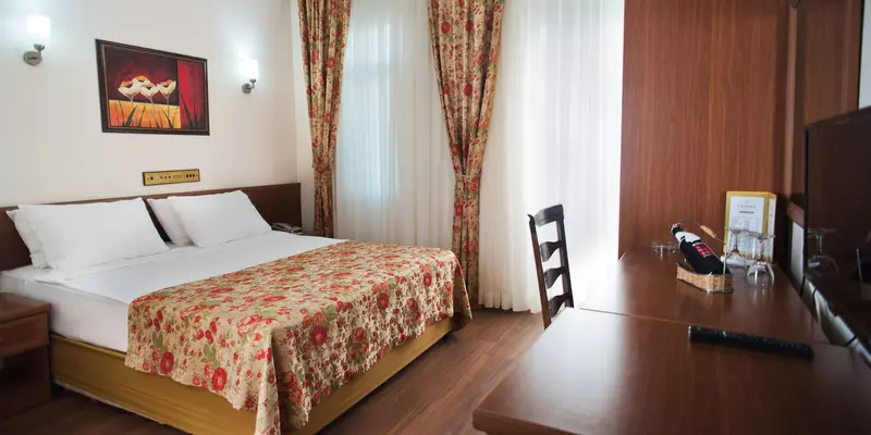 room_2d4f22ae-193f-4428-bd0e-fb374feb8cce.jpg