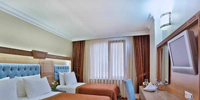room_796f2c8d-ad3f-4d49-b134-792d57e2b96e.jpg