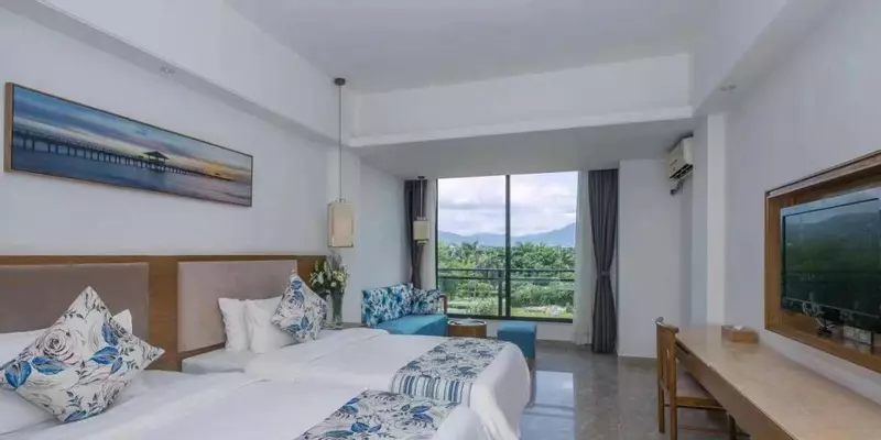 room_8cfb1669-b91b-4fd0-8621-664cf462aee2