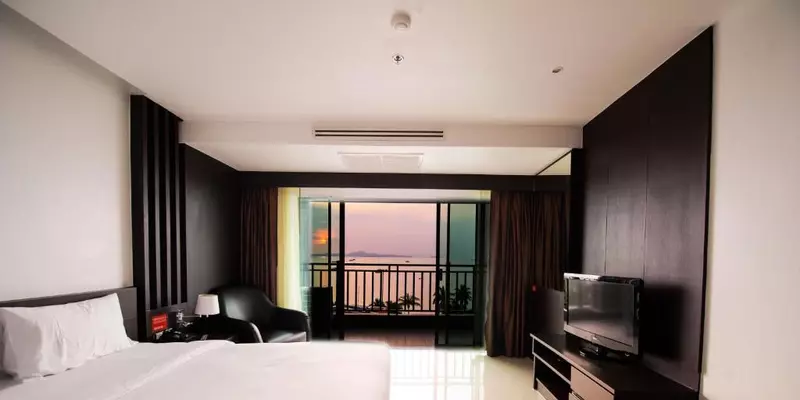 room_c6ec8b14-3c2a-4cc9-b2b2-e47cde56f298.jpg