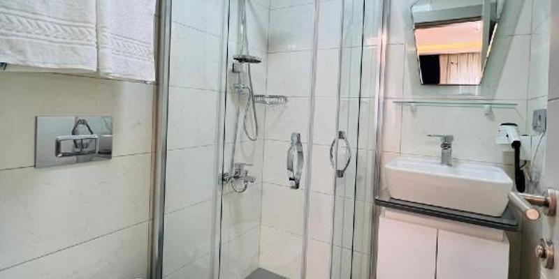 room_94b3d4be-49f5-4441-8aae-e0b2a90f5c2b.jpg