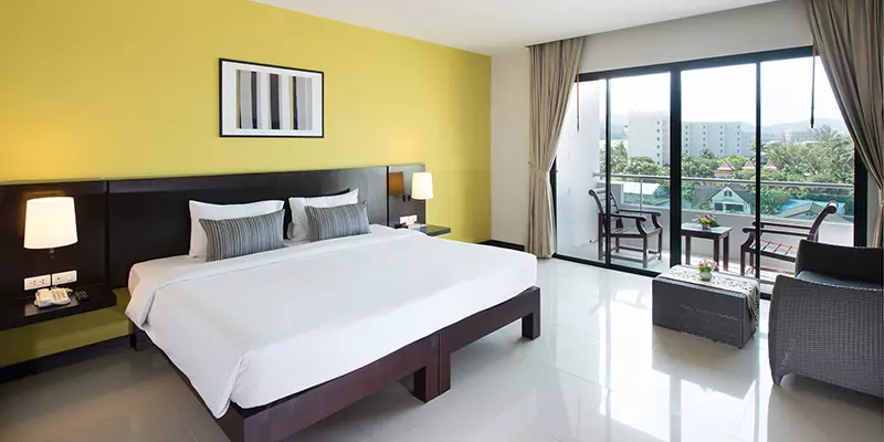 room_b9ef5153-a837-4e6c-bb7b-73e0c6d8e42e